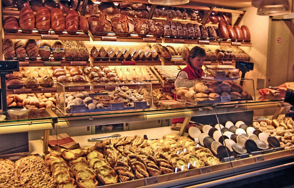 During our 6 hour stop over we strolled through an early morning market.